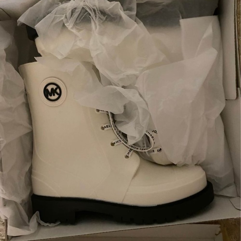Michael Kors boots-New Never worn
